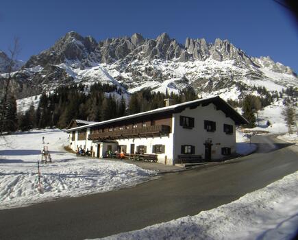 Unser Haupthaus im Winter